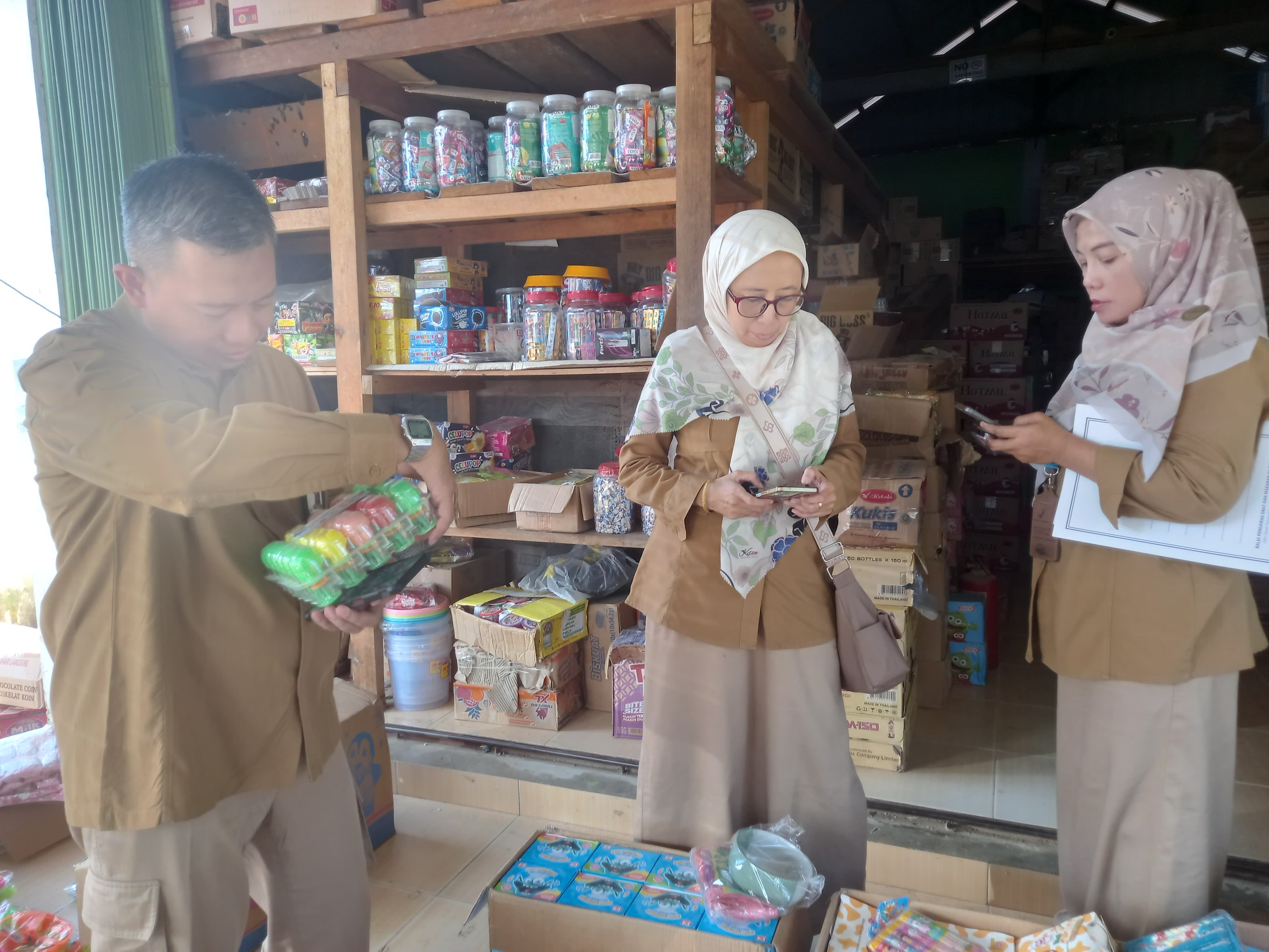 BPOM Bengkulu Cek 9 Produk Makanan Mengandung Babi di Bengkulu