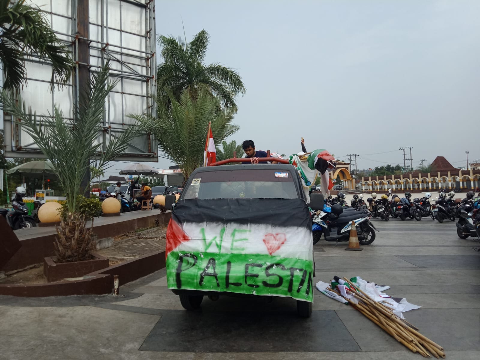 Badai Aqsha Jilid II, Ratusan Massa Turun ke Jalan Sekaligus Menggalang Dana