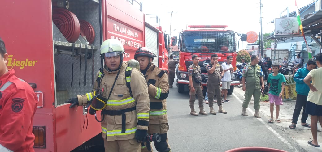 Kebakaran Masih Melanda Wilayah Kota Bengkulu, Senin Siang Ruko di Pasar Melintang Terbakar
