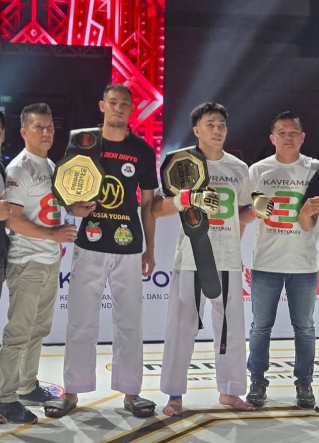 Duo Deni Petarung Bengkulu Raih Sabuk Juara di Prime Kumite Championship 3