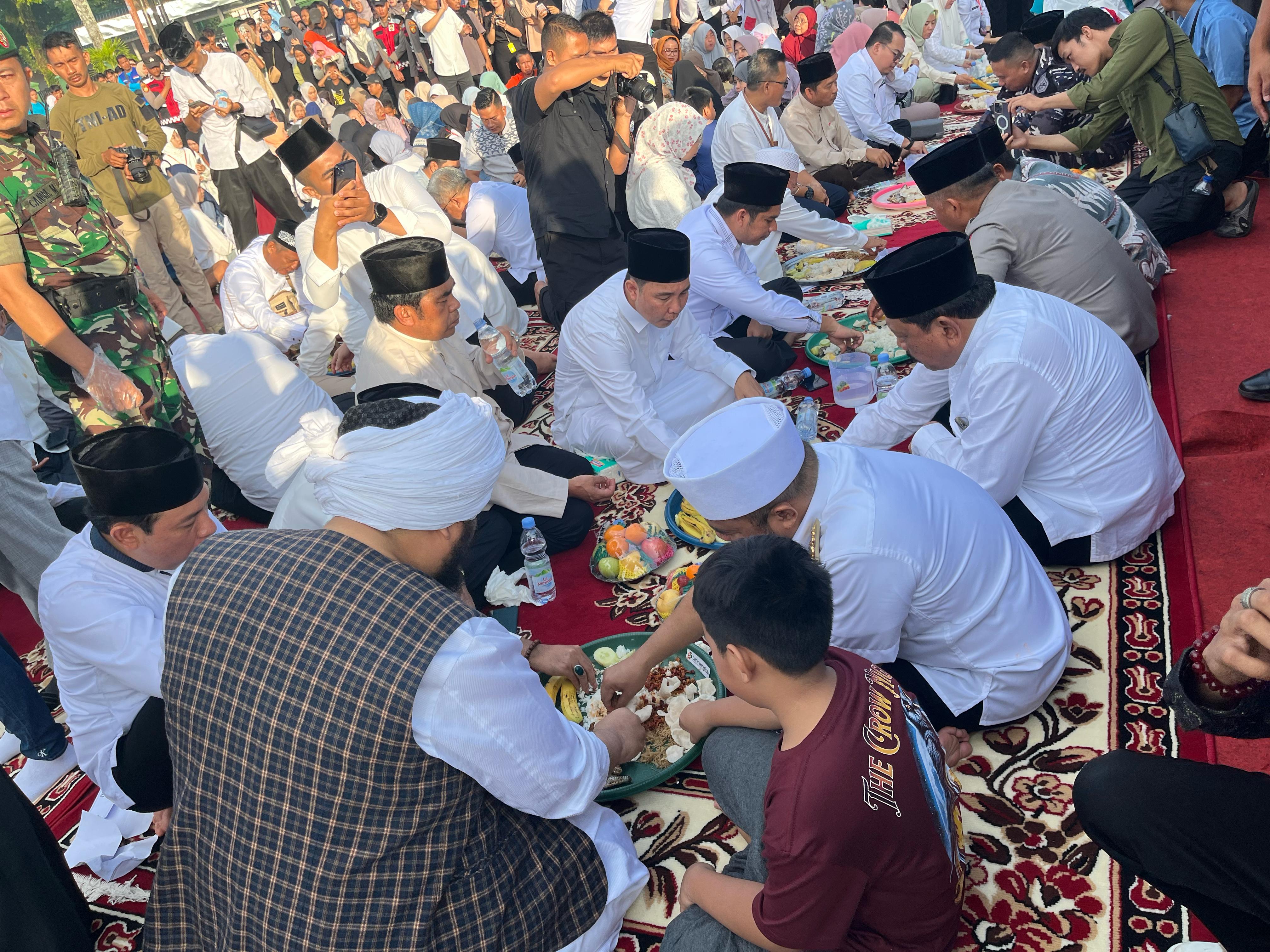 Makan Akbar Bengkulu, Semua Kenyang Semua Bahagia, Ini Lauk Pauk yang Disantap Pejabat dan Masyarakat