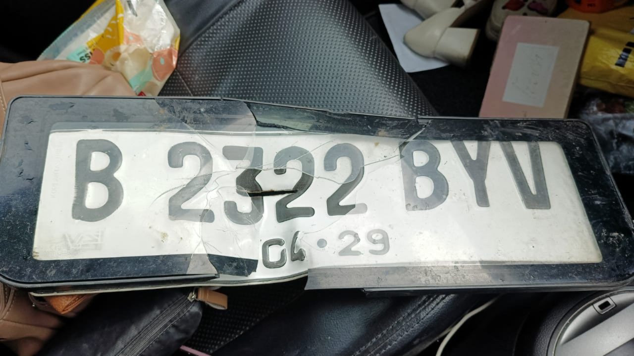 Honda Brio Kena Ditabrak Minibus Calya, Pemilik Mobil Ancam Sebar Video dan Lapor Polisi