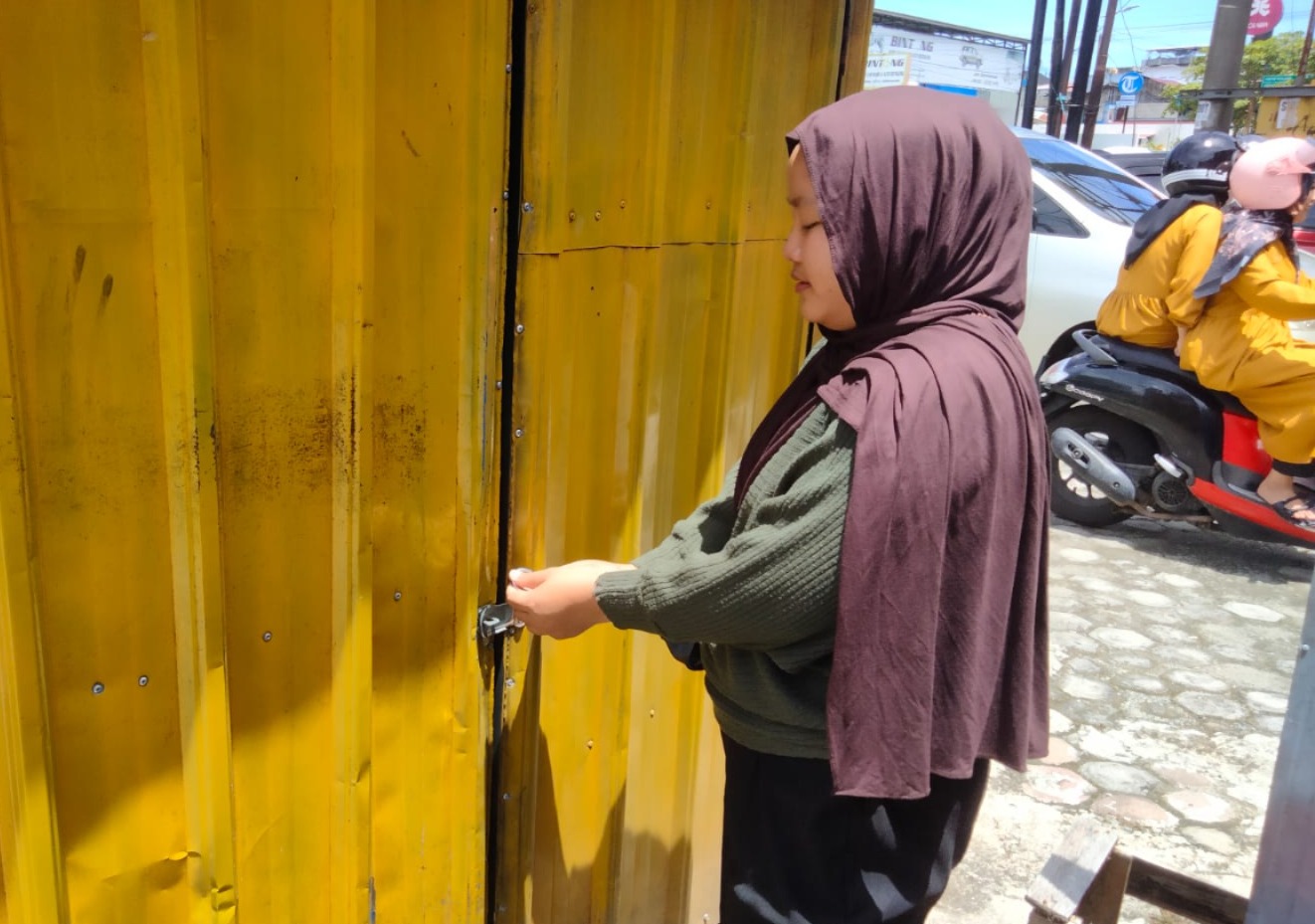 3 Stan Depan Indomaret Dibobol Maling, Pelaku Terekam CCTV Lagi Angkut Barang Curian