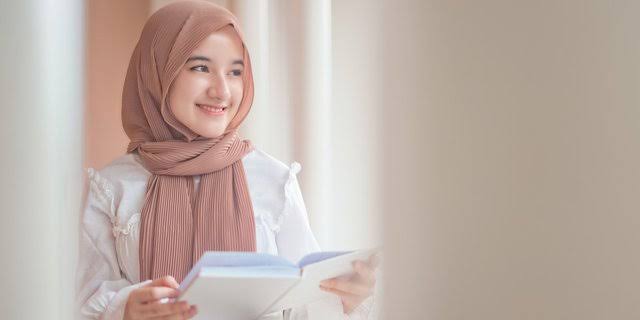 Benarkah Dosa Anak Perempuan Tidak Berhijab Ditanggung Orang Tua? Ini Penjelasannya