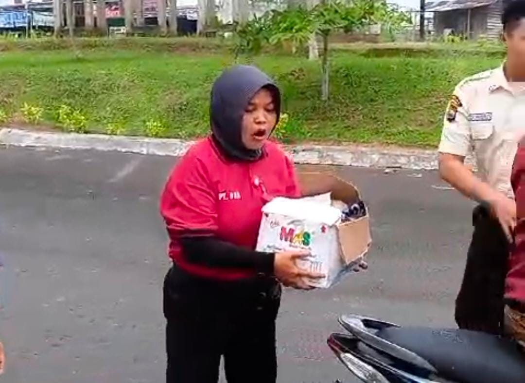 Kardus Mencurigakan Tergeletak Dihalaman RSUD Jalur 2 Curup, Pas Dibuka Isinya Ada Seorang Bidadari 