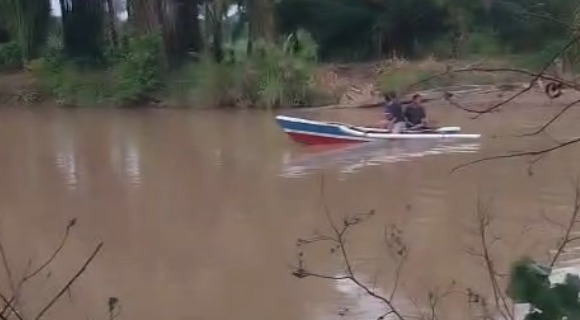 Breaking News: 2 Pemancing Hanyut di Sungai Pasar Bengkulu, Satu Orang Meninggal Dunia dan Satu Hilang