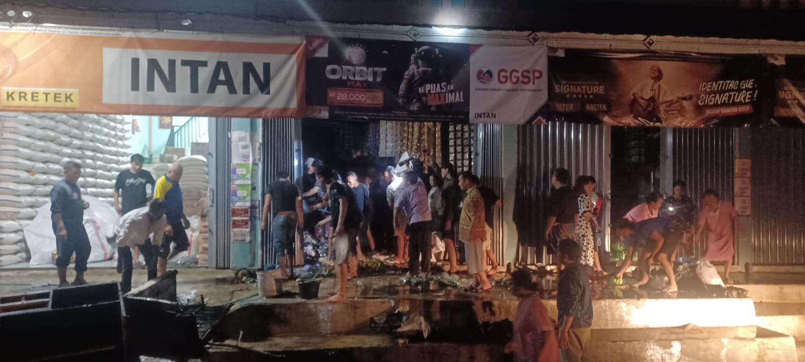 Diduga Korsleting Listrik, Toko Grosir Intan di Kepahiang Terbakar