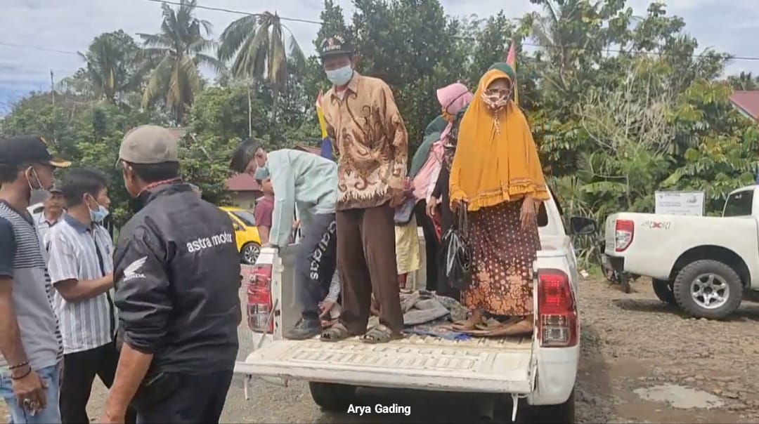 Liburan Nataru, Polisi Tindak Tegas Mobil Bak Terbuka untuk Angkut Orang