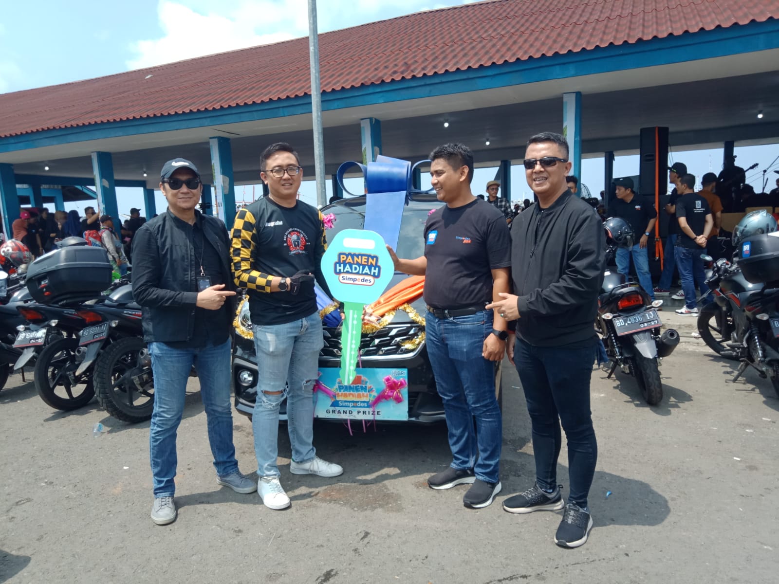 Panen Hadiah Simpedes BRI, Nasabah Unit Kembang Seri Raih Hadiah Mobil Baru