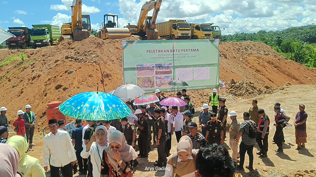 Peletakan Batu Pertama Pembangunan Gedung Kejari Seluma, Kajati: Tingkatkan Pelayanan ke Masyarakat