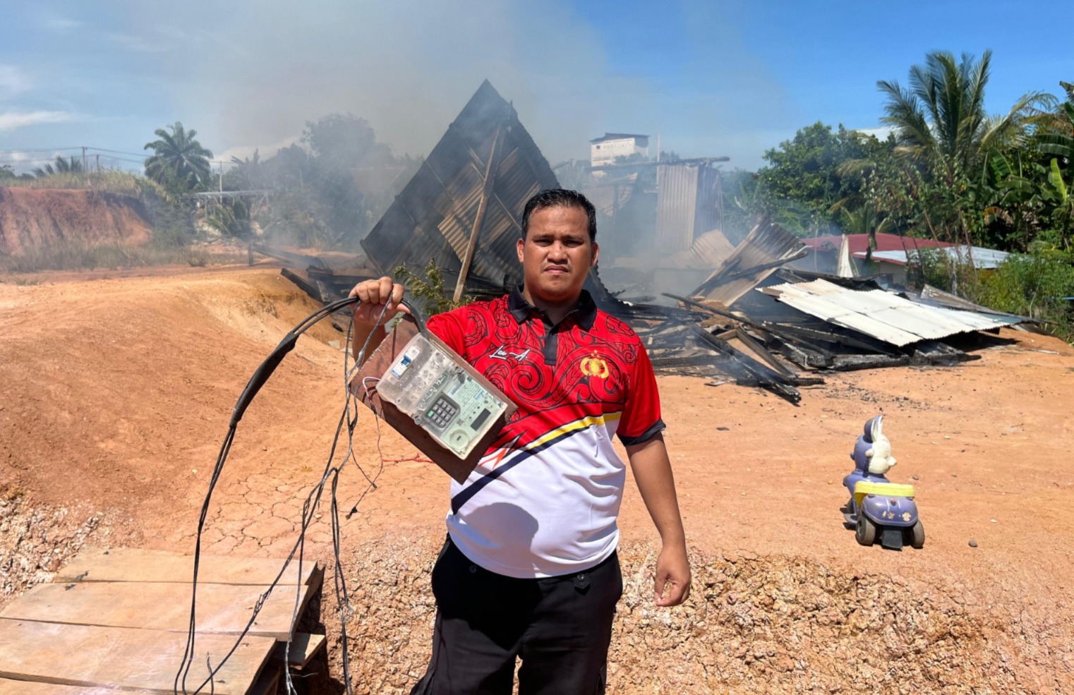 Diduga Korsleting Listrik, Rumah Semi Permanen di Mukomuko Habis Dilalap Si Jago Merah