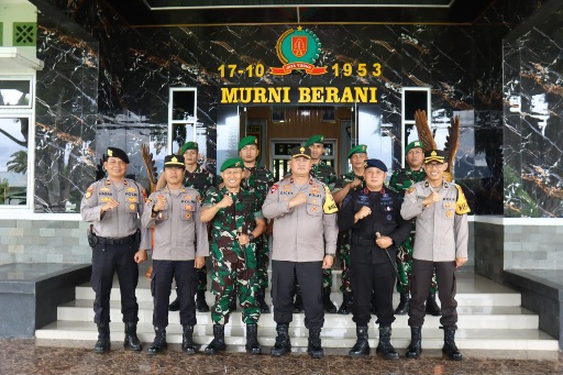 Silaturahmi, Wakapolda Bengkulu Kunjungi Yonif 144/Jaya Yudha
