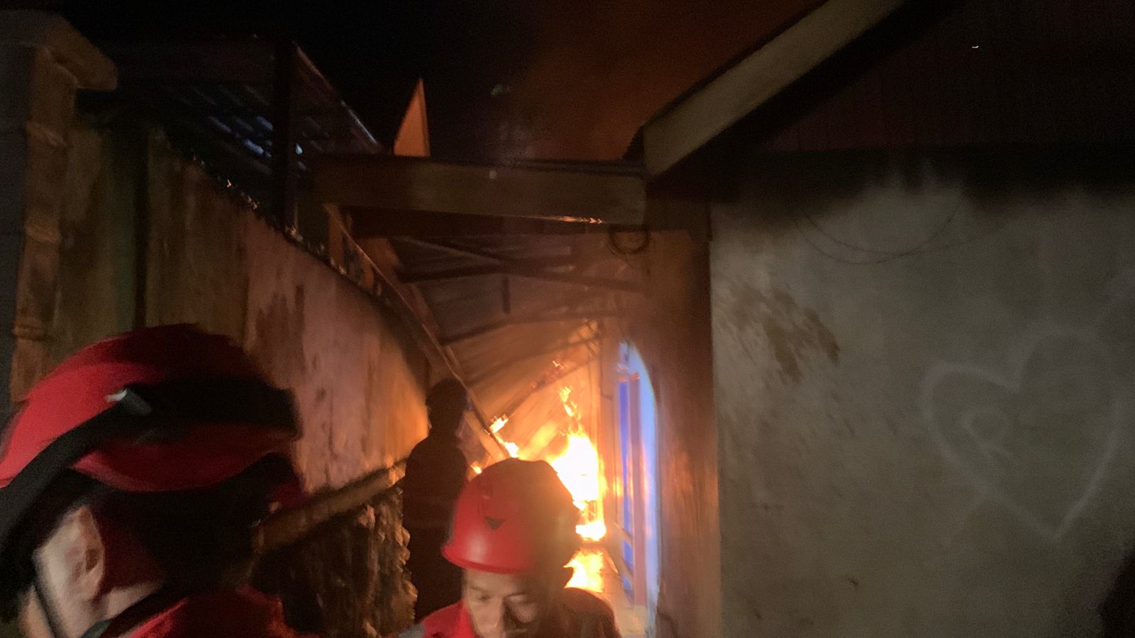 Timbun BBM Subsidi, Rumah Bedengan di Pagar Dewa Kota Bengkulu Habis Terbakar