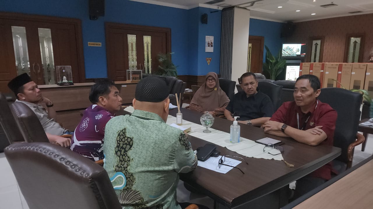 Demi Guru, Ketua dan Anggota Komisi IV DPRD Provinsi Bengkulu Datangi Kemenpan RB