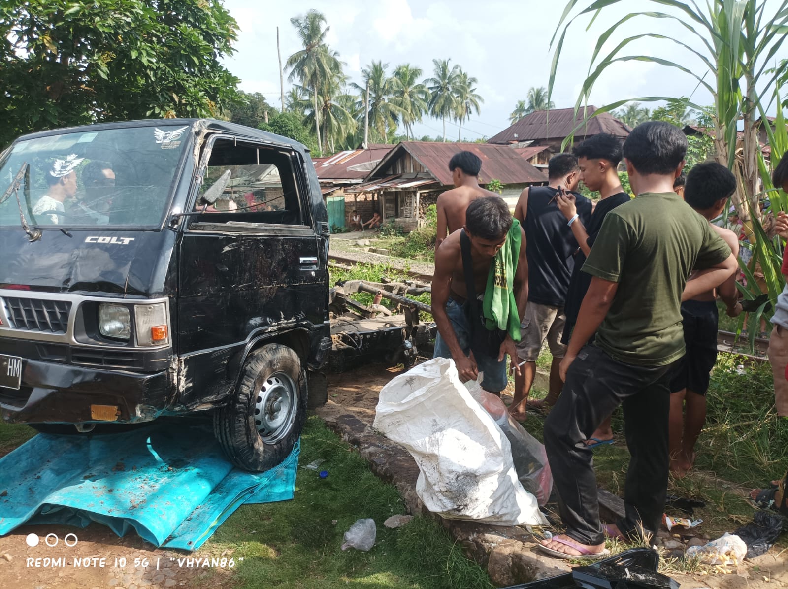 Kereta Api Tabrak Mobil Pick Up di Rejang Lebong