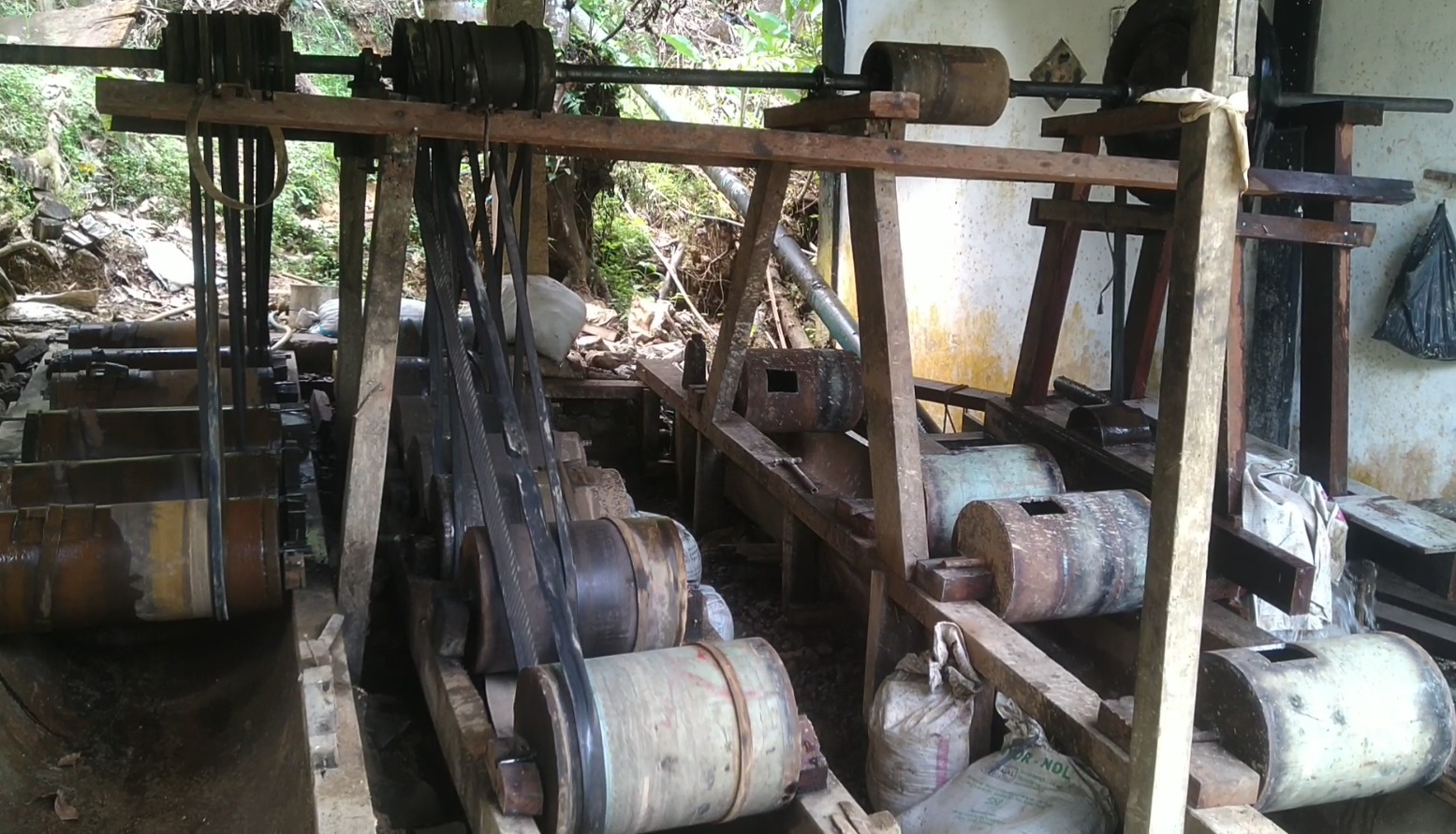 Cerita Penambang Emas Tradisional di Lebong, Bagaikan Mengubah Batu Menjadi Air