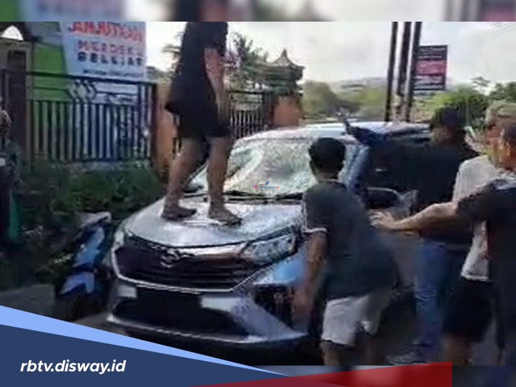 Heboh, Mobil Daihatsu Sigra Diamuk Warga, Apa Pemicu Sebenarnya?