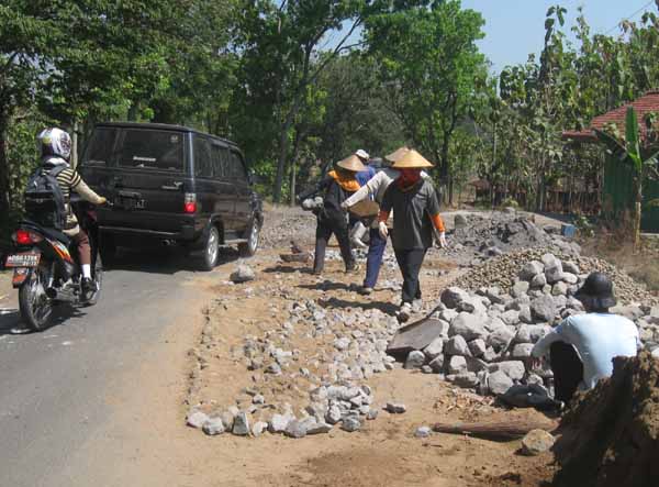 Tabel Dana Desa Kabupaten Jember Tahun Ini, Segera Perbaiki Jalan yang Rusak