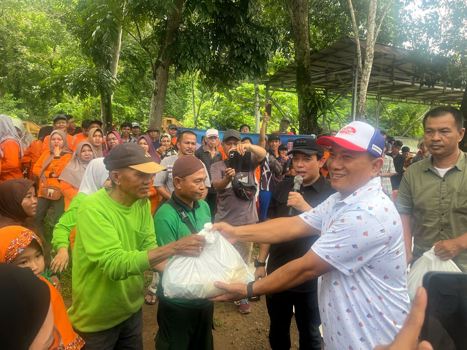 Berkah Ramadan 2025, DPD REI Bengkulu Bagikan Ratusan Paket Sembako ke Pasukan Oranye