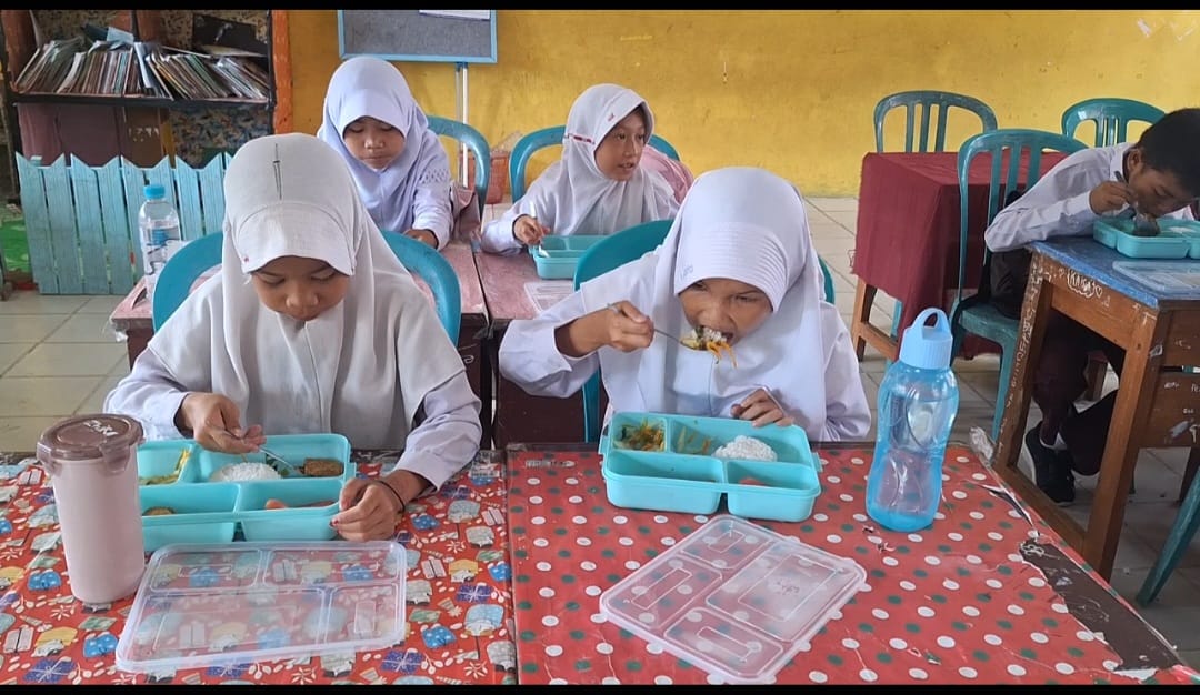 Launching Program MBG, Intip Menu Apa Saja yang Dinikmati 1.323 Siswa di Kabupaten Mukomuko Provinsi Bengkulu