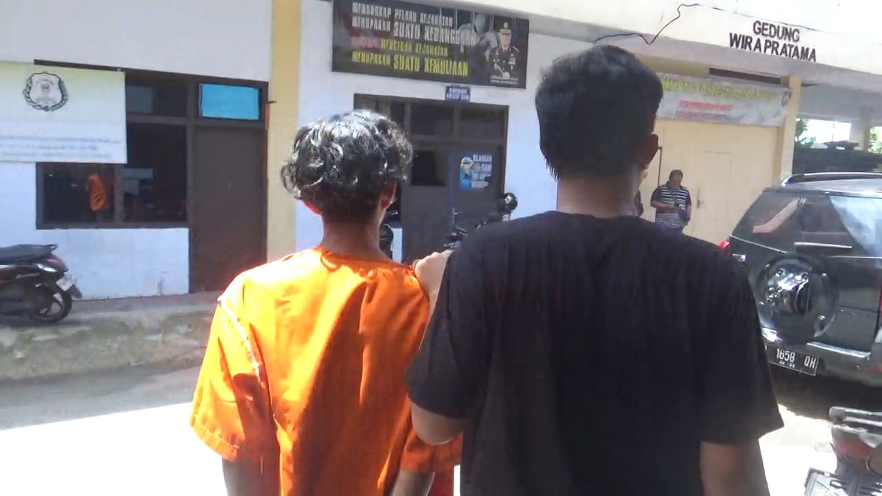 Astaga!!! Suami Dapati Istri Video Call dengan Pria Lain Sampai Tertidur