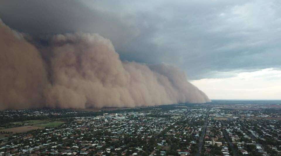 Dukhan, a Sign of the Apocalypse, Explained by Imams and Scientific Studies