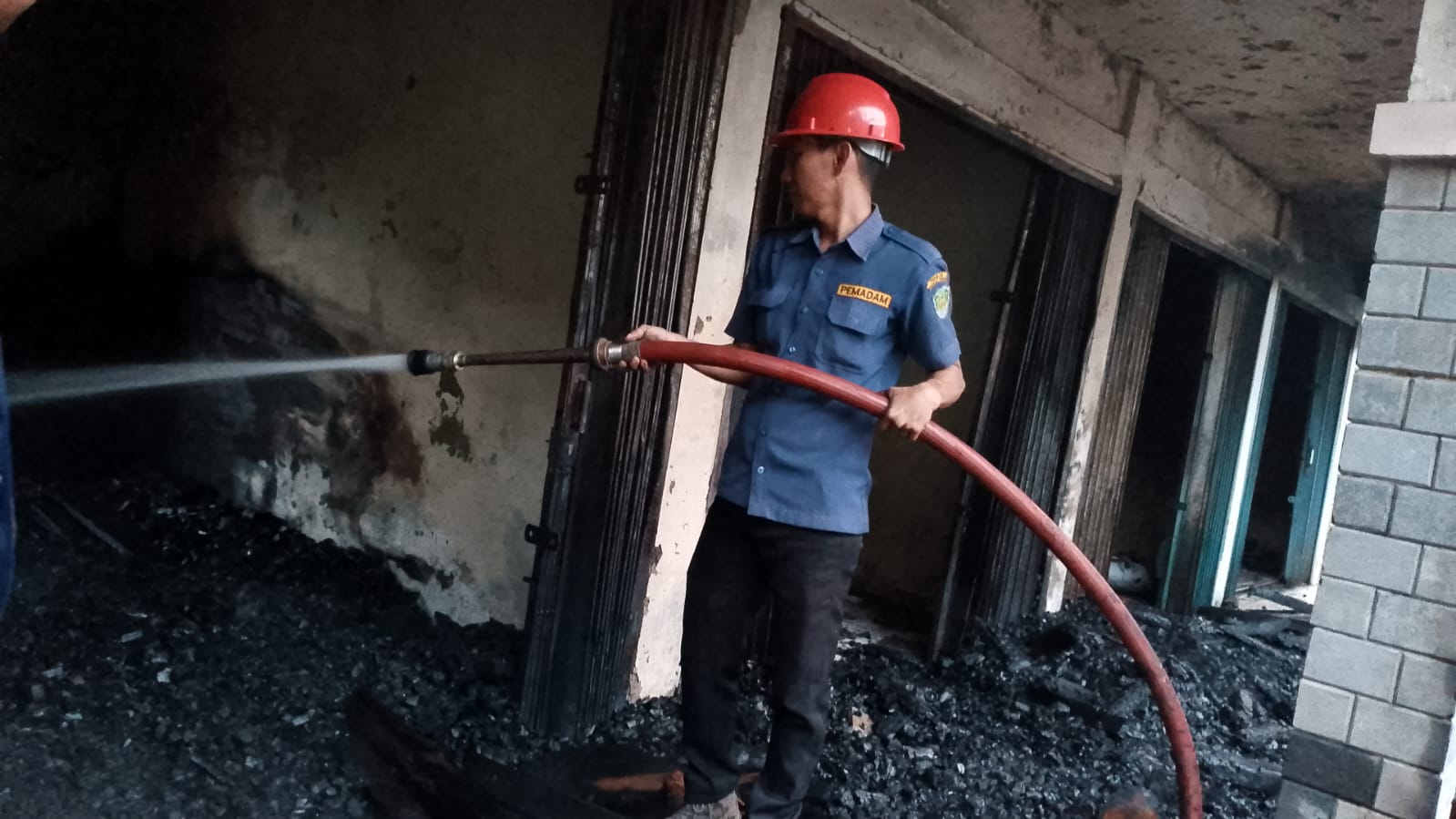 Dini Hari, Rest Area Liku Sembilan Bengkulu Tengah Terbakar
