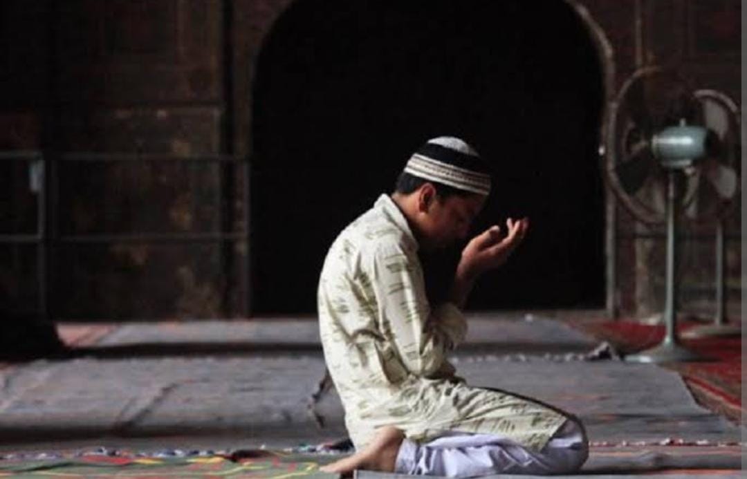 Doa Mustajab Setelah Shalat Jumat dan Shalat Ashar, Kata Ustadz Adi Hidayat Bisa Lunasi Utang