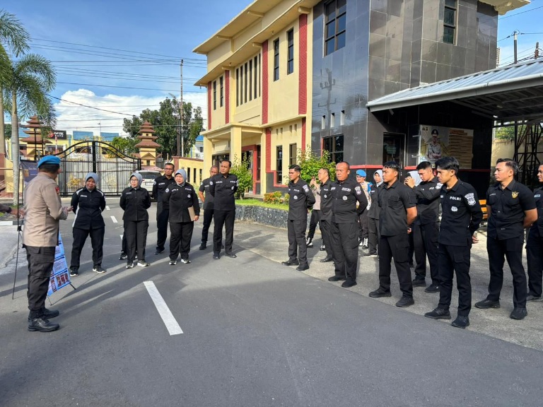 Bidpropam Sosialisasi Barcode Whistle Blower System dan SP4N Lapor kepada Personel Bidhumas Polda Bengkulu