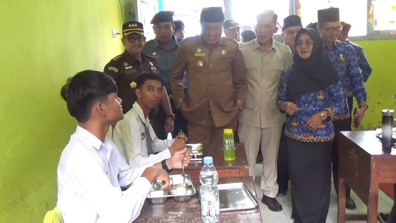 Makan Bergizi Gratis Bengkulu Dimulai, Ini Menu Perdananya, Kata Murid Kurang Banyak
