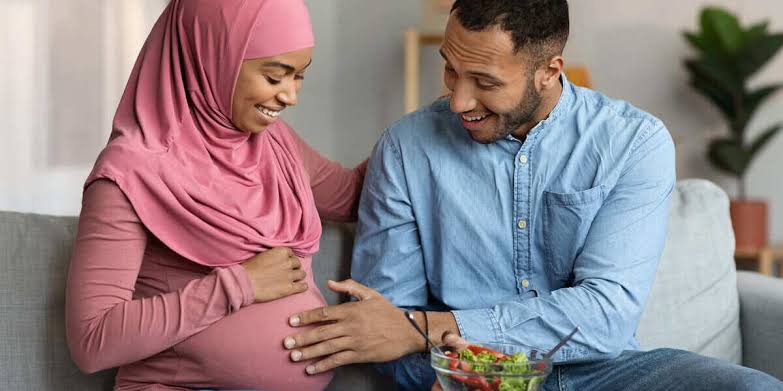Suami Menggantikan Puasa Ramadhan Istri Karena Hamil atau Menyusui Anak, Bolehkah?