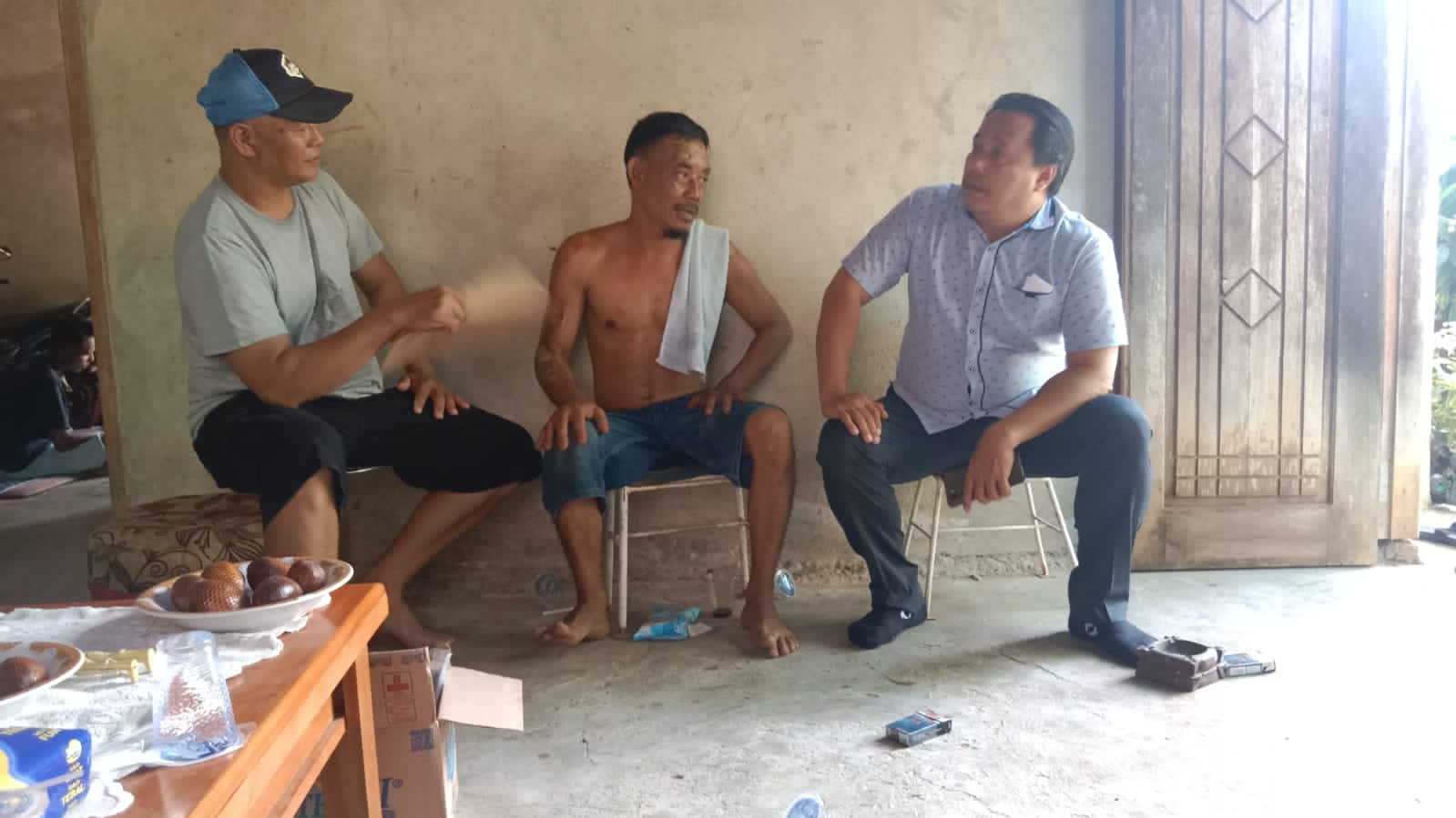 Anggota DPRD Seluma Mulyadi dan Ketua DPC PKB Kyai Shoim Beri Santunan untuk Korban Kebakaran 