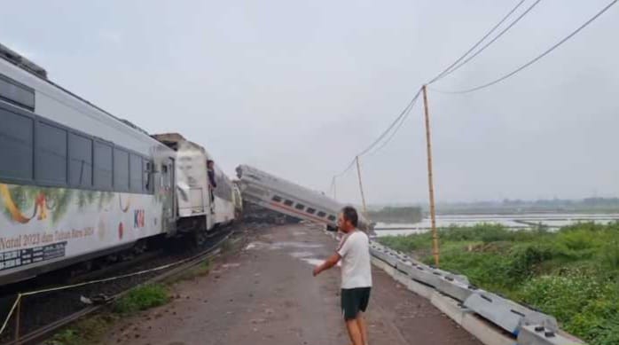 Kereta Api Tabrakan di Kabupaten Bandung, Berapa Orang Korbannya?