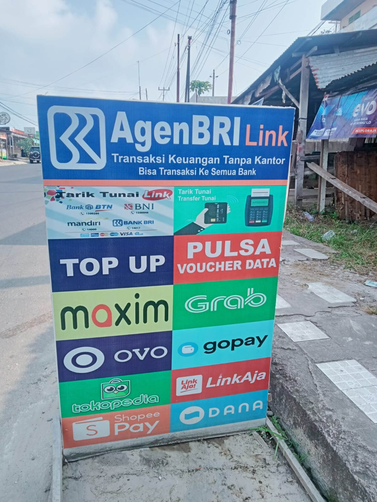 Kreatif Berinovasi, Agen BRILink di Kota Bengkulu Permudah Layanan Transaksi Keuangan