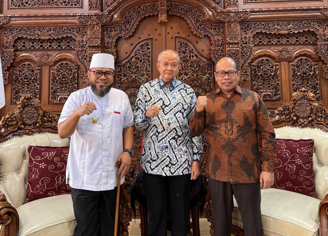 Bahas Skema Pembiayaan Syariah, Gubernur Helmi Hasan Temuai Ketua PP Muhammadiyah Anwar Abbas