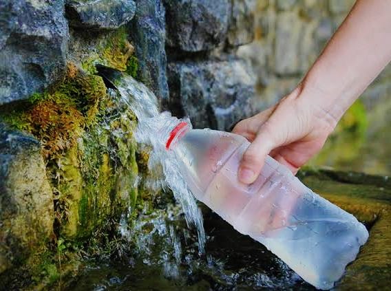 Benarkah Air Mineral Pegunungan Adalah Air Minum Terbaik? Ini Fakta-faktanya