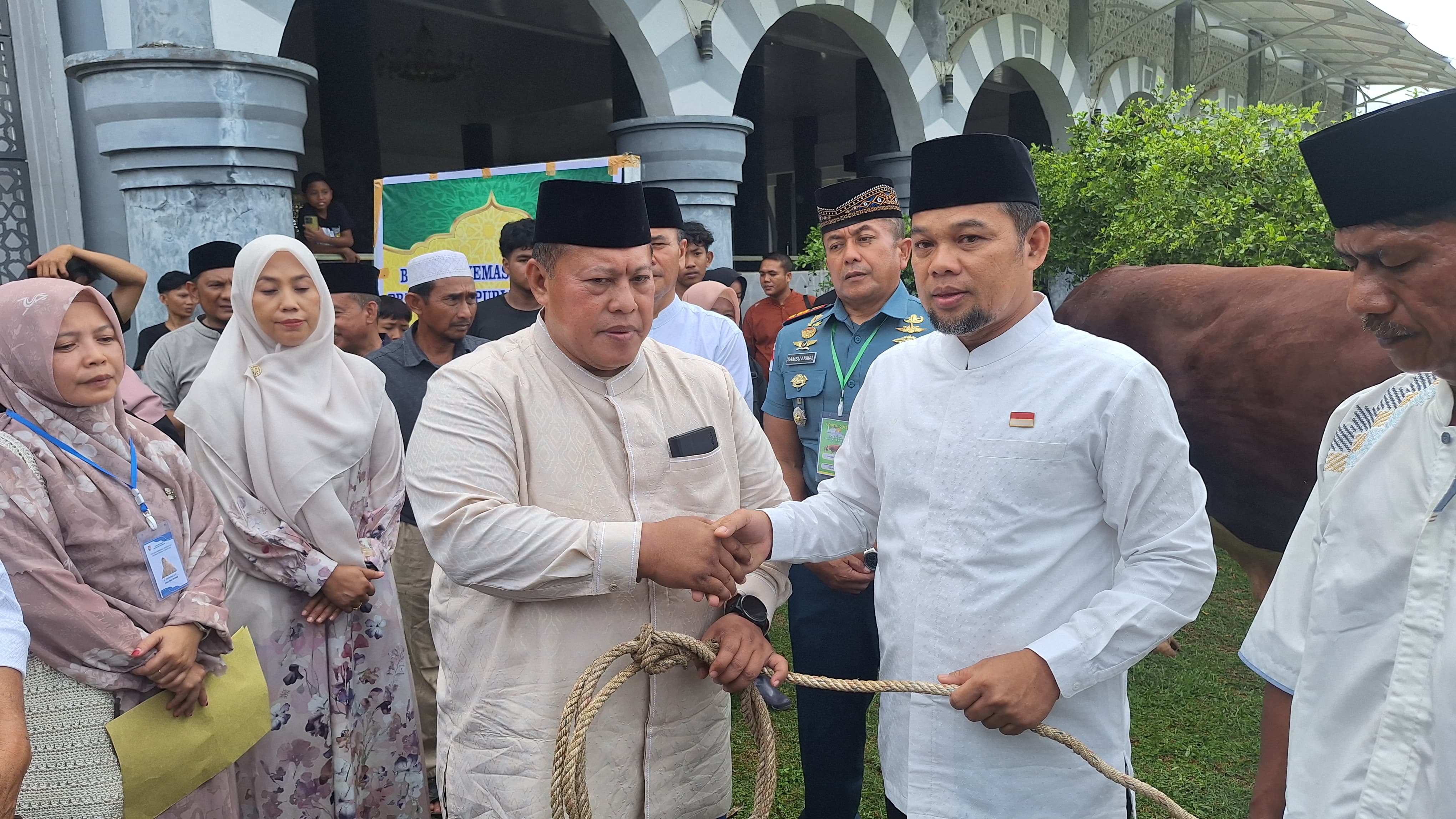 Sapi Rambo Bobot 1,3 Ton, Kurban dari Presiden Prabowo Dipotong untuk Masyarakat Mukomuko