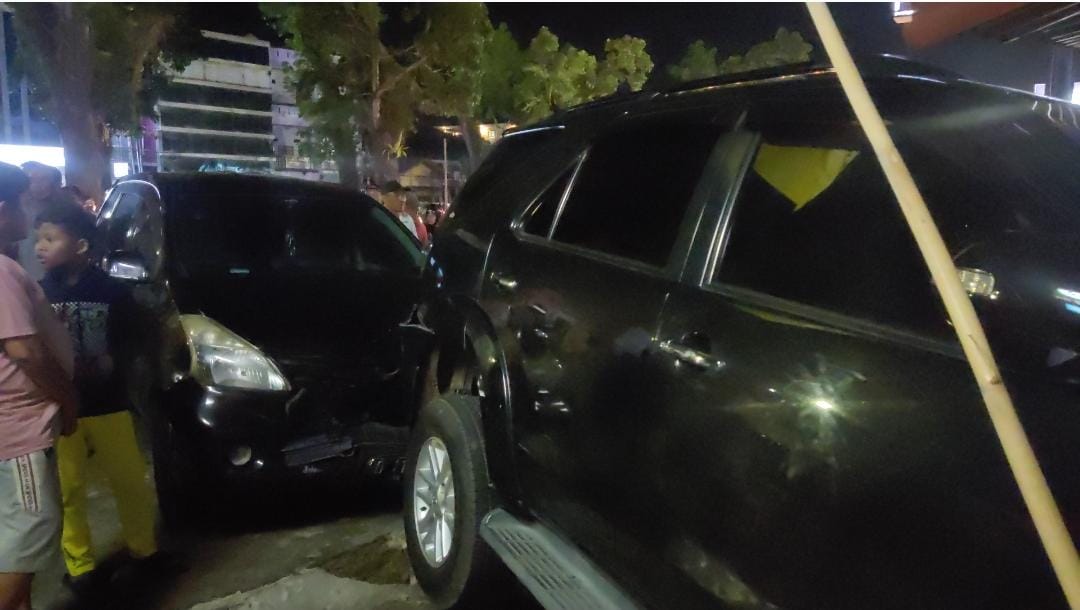 Beruntun, Tiga Mobil dan Motor Terlibat Kecelakaan di Pintu Batu