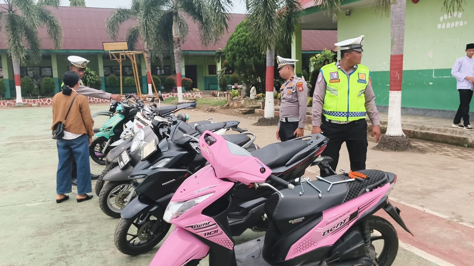 Berantas Knalpot Brong, Satlantas Polres Mukomuko Masuk ke Sekolah-sekolah