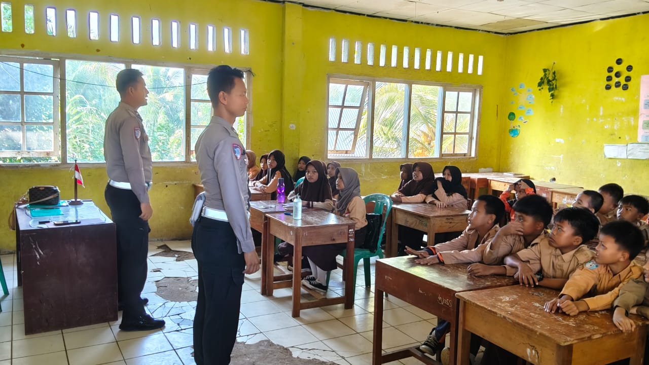 Satlantas Polres Seluma Go To School, Sosialisasi Bahaya Berkendara di Jalan Raya untuk Anak Bawah Umur