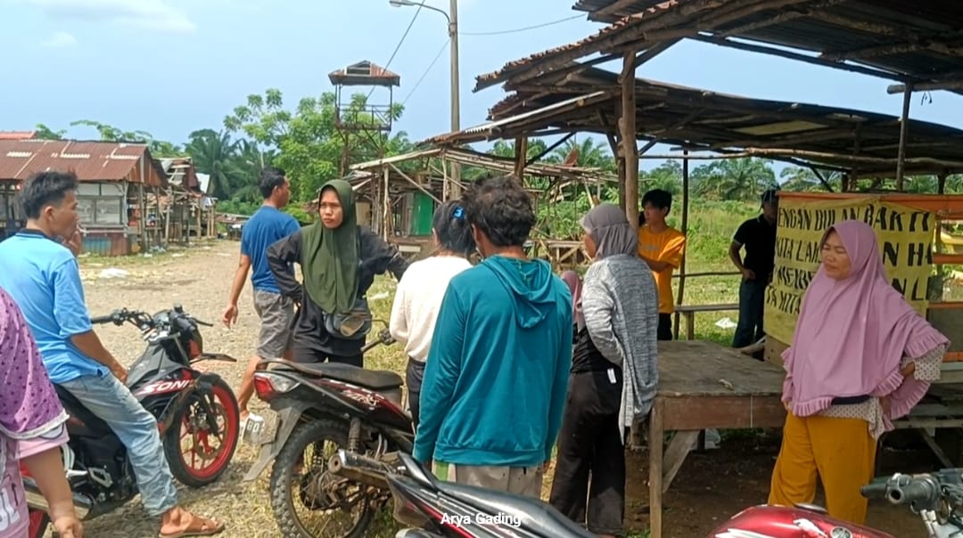 Sabar Bik, Sepeda Motor Pedagang Remis Ini Hilang Dicuri 