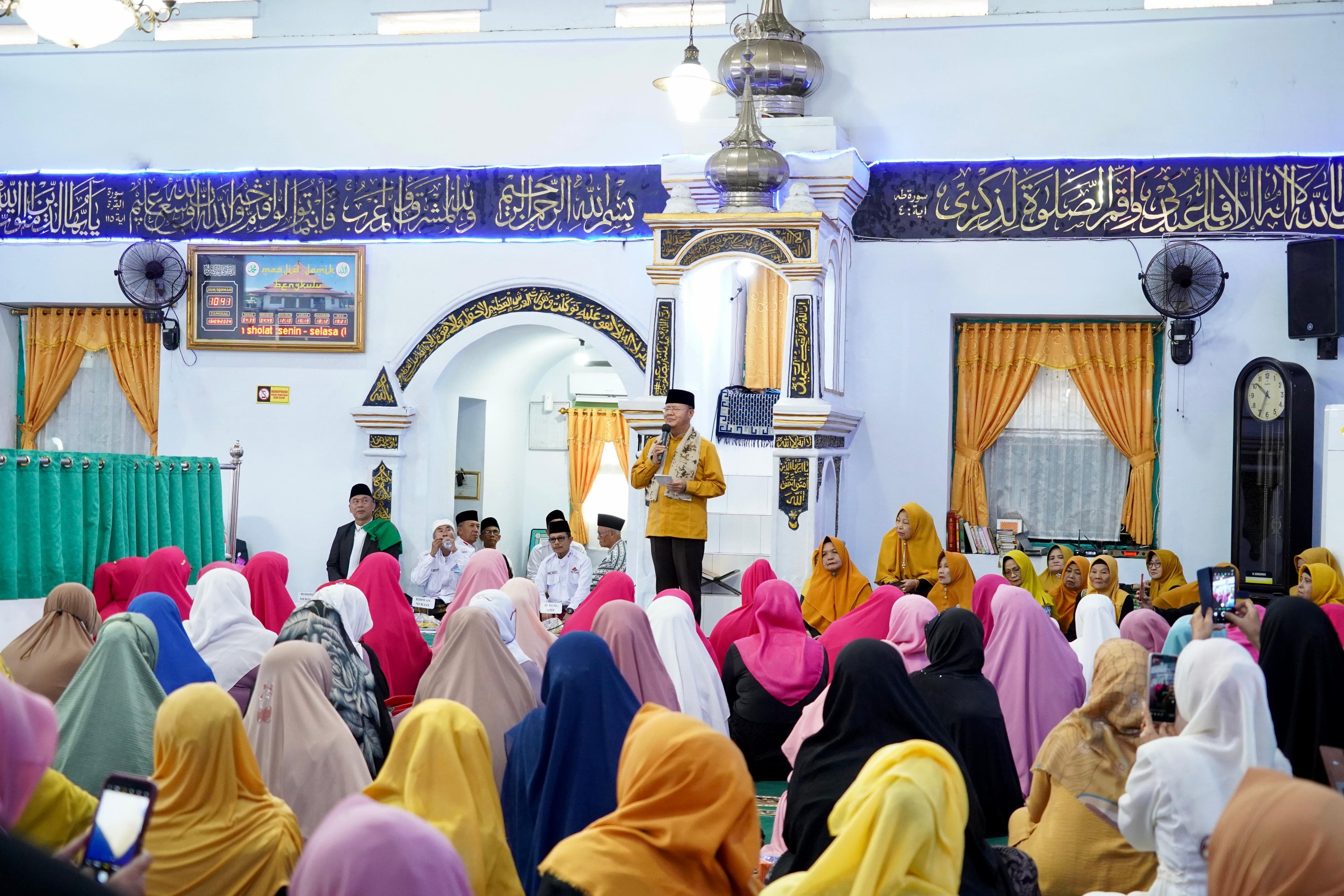 Momen Maulid Nabi Muhammad 1446 H, Gubernur Rohidin Ajak Masyarakat Pererat Persatuan dan Kesatuan 