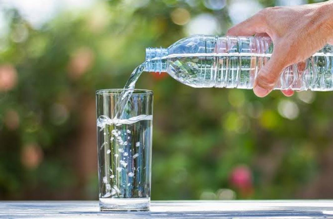 Bisa Bikin Awet Muda, Berikut 10 Rekomendasi Air Mineral pH Tinggi Mudah Didapatkan