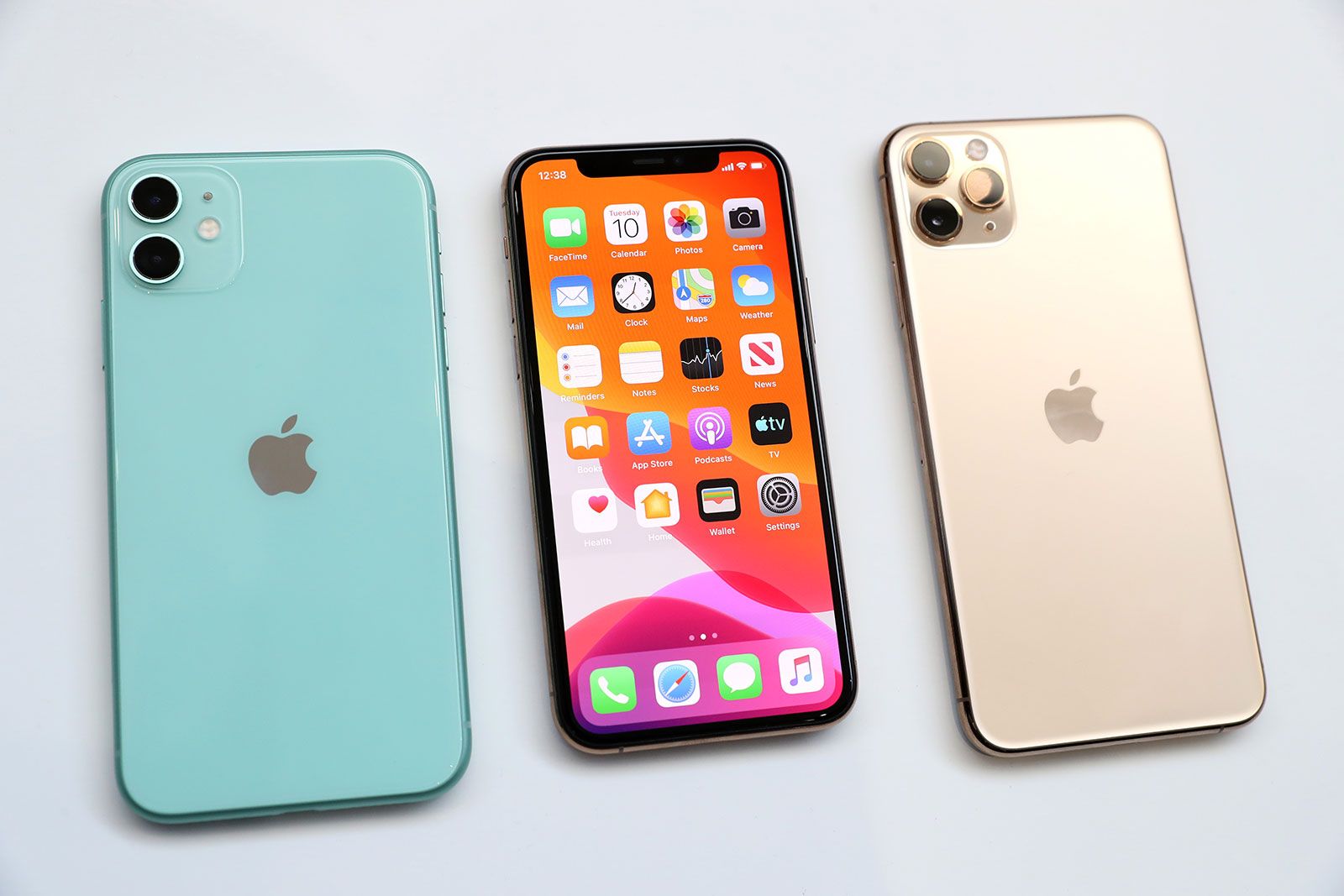 Teknologi AI akan Gantikan iPhone, Ini Komentar Bos Apple