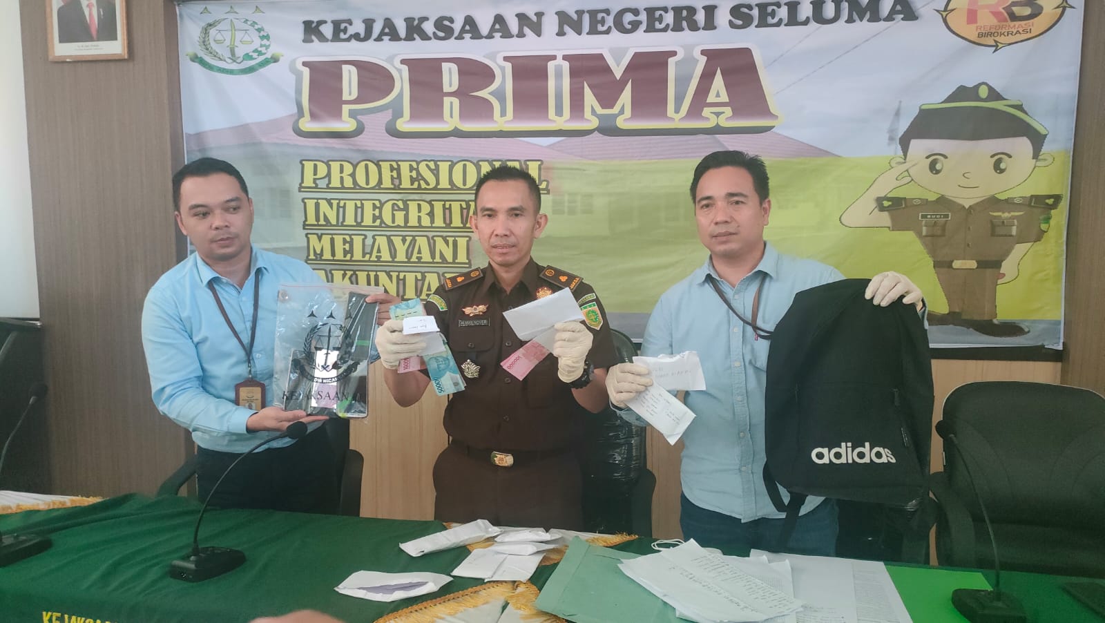 Amankan Barang Bukti OTT Rp 27 Juta, Kejari Seluma Tetapkan Satu Tersangka