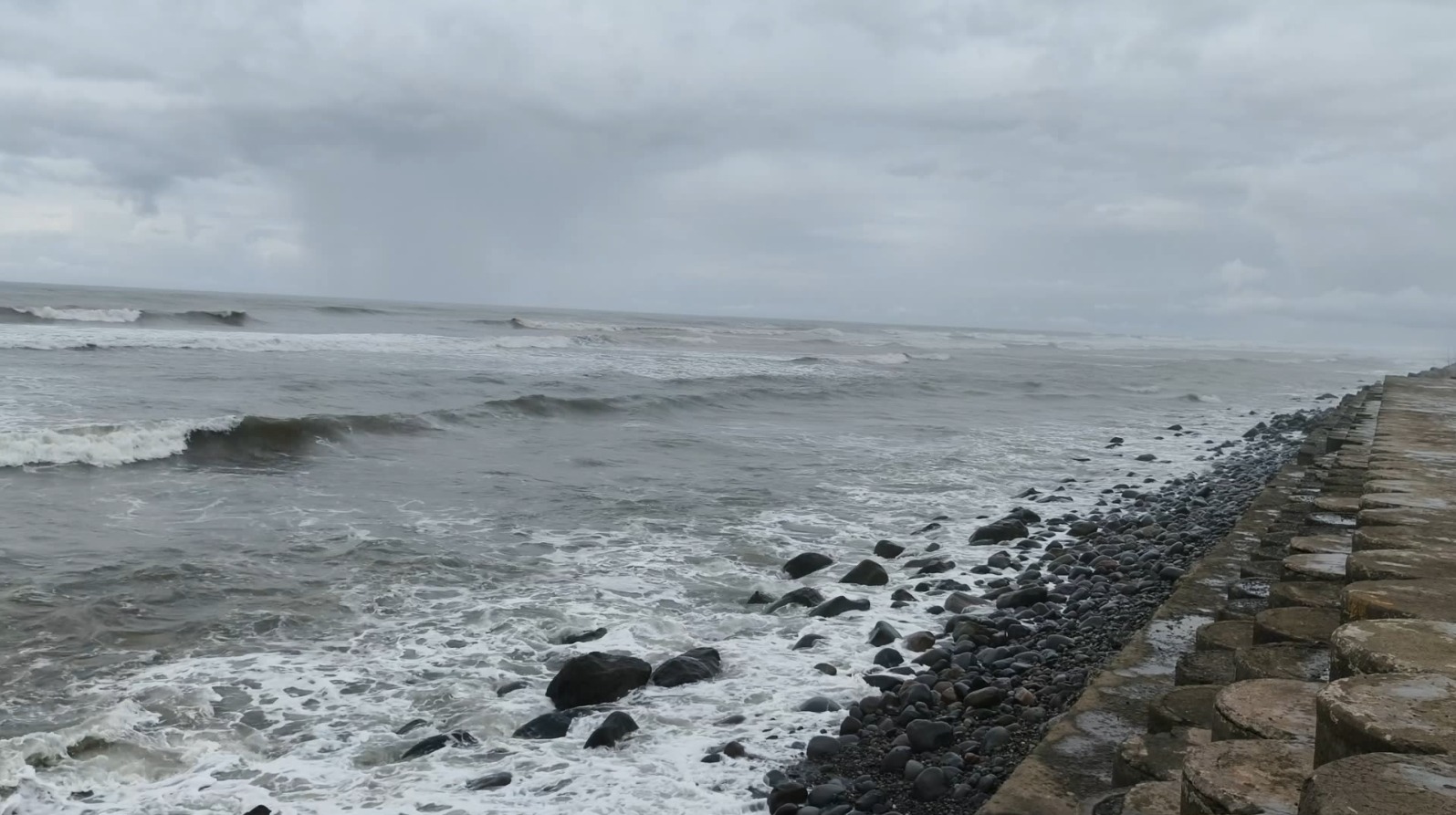 Waspada Cuaca Ekstrem di Mukomuko : Gelombang Tinggi hingga 4 Meter