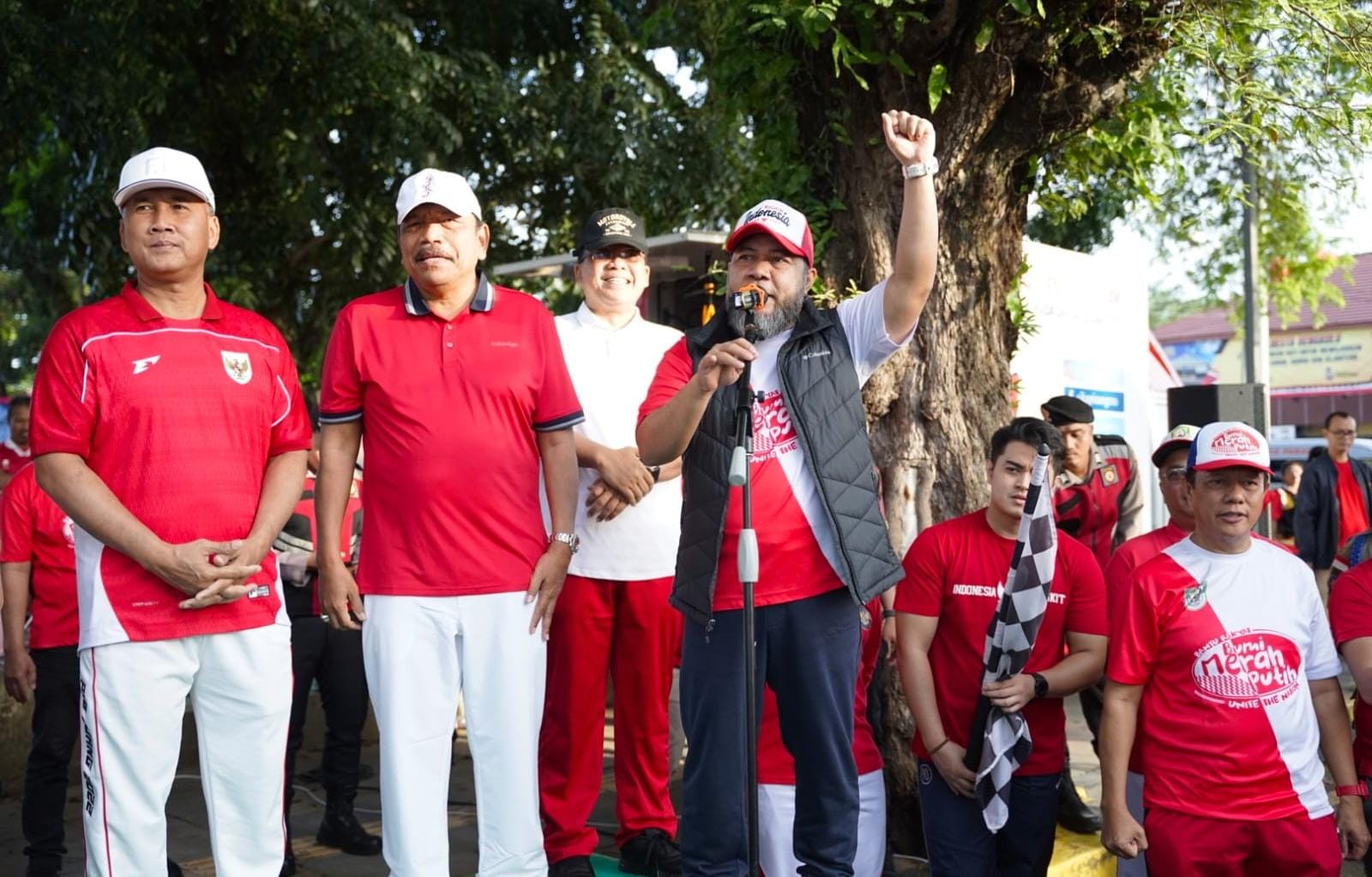 Ribuan Masyarakat Bengkulu Padati Rute Jalan Sehat Merah Putih HUT Provinsi Bengkulu