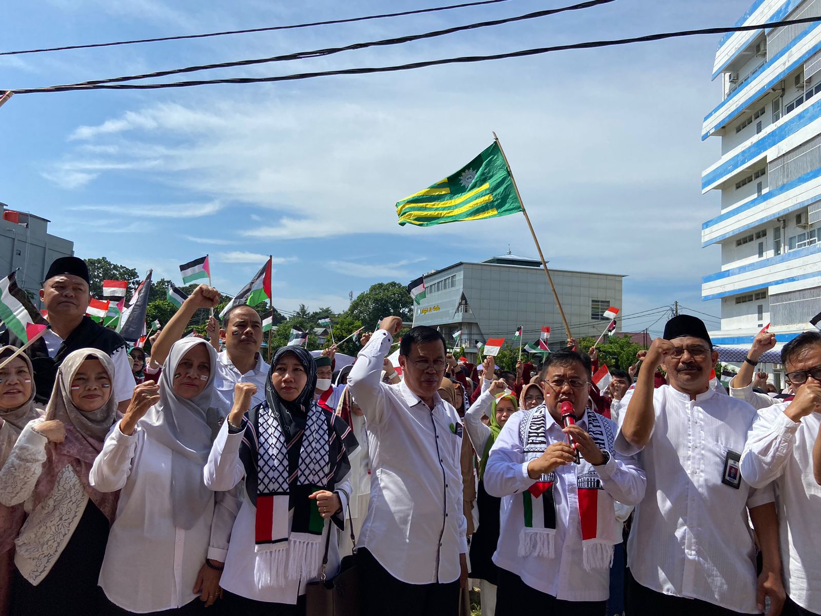 Ribuan Mahasiswa dan Dosen UMB Gelar Aksi Bela Palestina, Ini 10 Poin Pernyataan Sikap