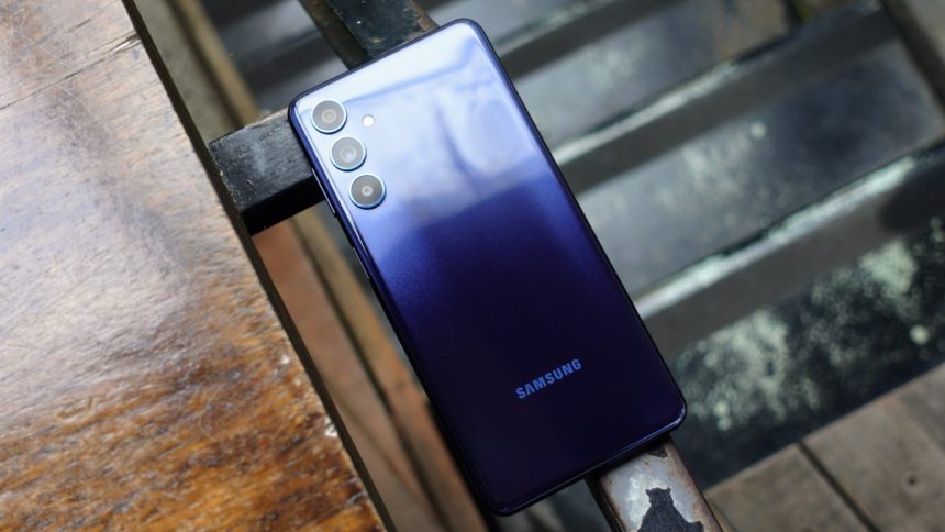 Siap Meluncur di Pasaran, Samsung Galaxy M55s Mulai Pengujian One UI, Berikut Bocoran Spesifikasinya