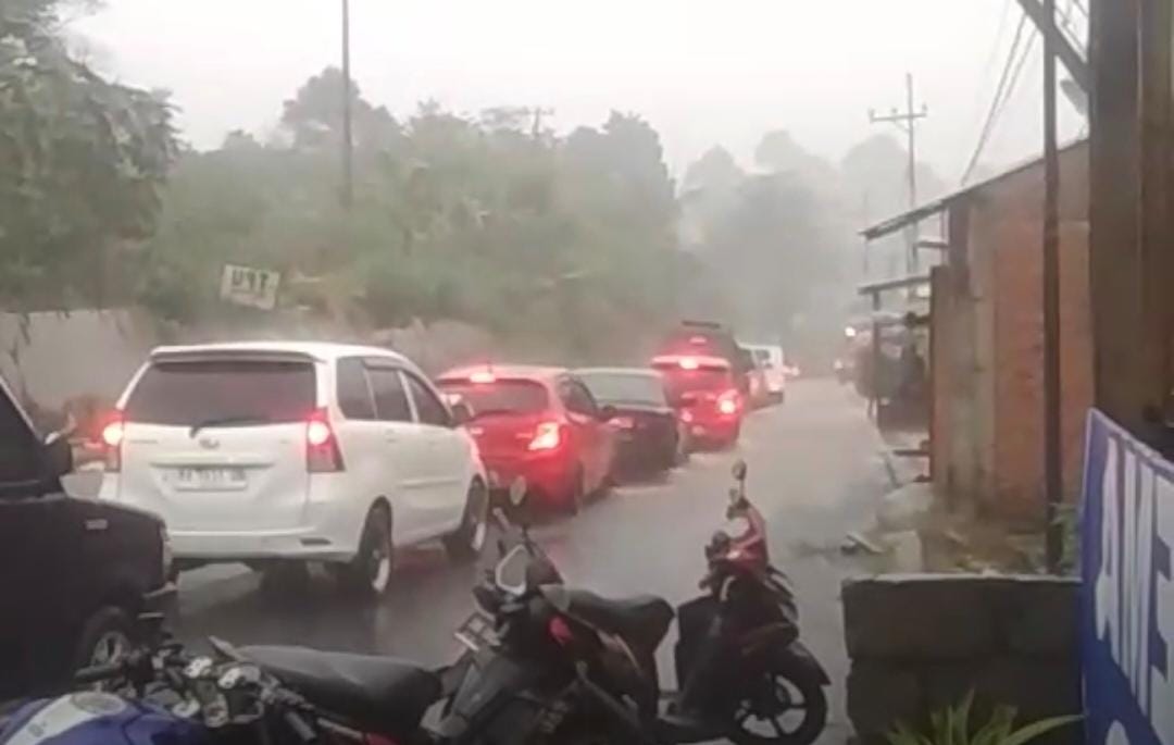 Kepahiang Diguyur Hujan, Jembatan Konak Tergenang, Akibatnya Arus Lalulintas Macet Parah